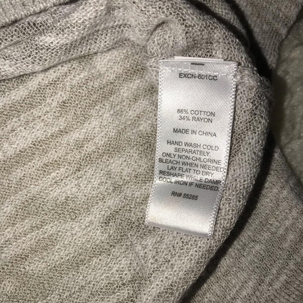 Express Cold Shoulder Sweater Xsmall NWOT - Picture 4 of 7